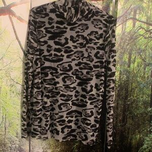 Chico's Black Label Black and Gray Top